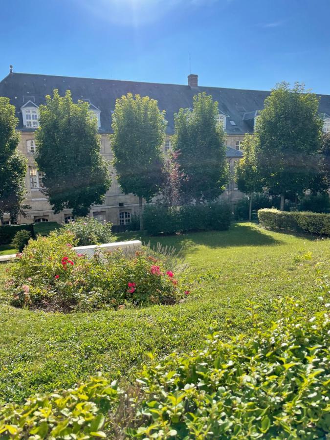 Le Garden Studio Avec Terrasse Et Parking Centre Ville Ruan Exterior foto
