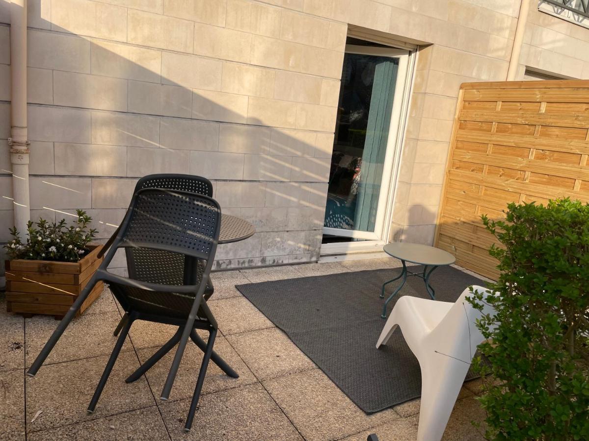 Le Garden Studio Avec Terrasse Et Parking Centre Ville Ruan Exterior foto